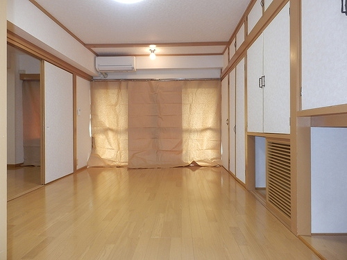 浅野レジデンス2階 洋室約7.5畳　※2021年7月撮影