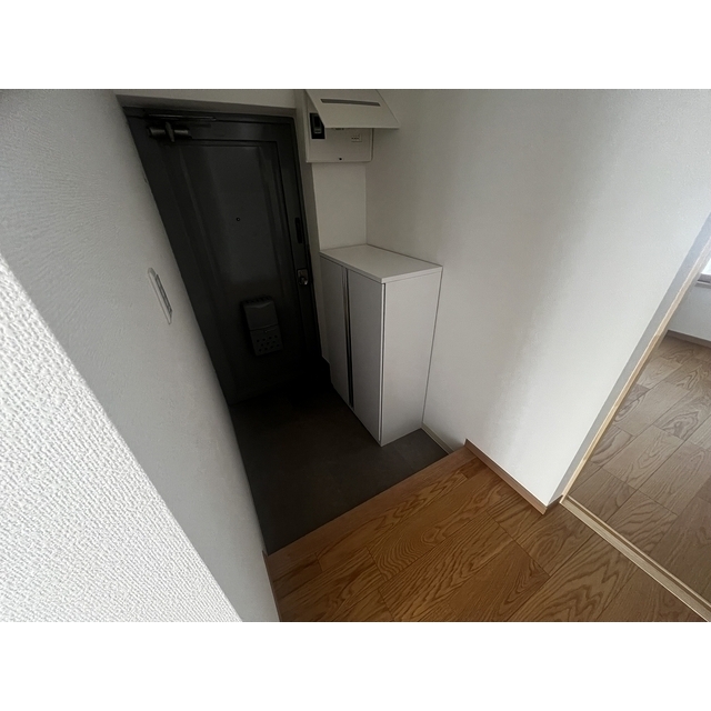 三鷹台ハウス201号室 下駄箱付きです