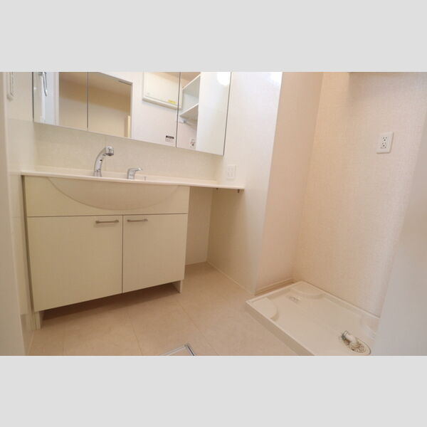 コリーヌオッツ ワイド洗髪洗面化粧台・洗濯機置き場