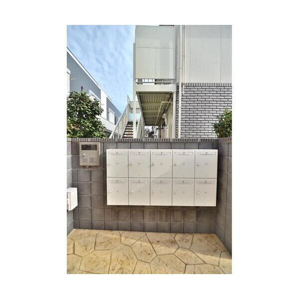 リオン・ドール203号室 エントランス