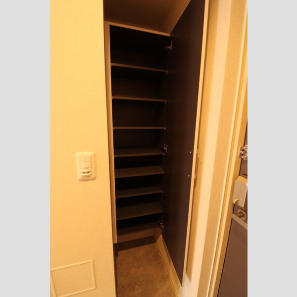 CENTRAL　COURT302号室 シューズボックス