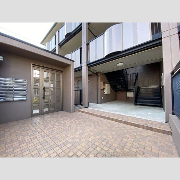 アベニューサイド本郷 エントランス中