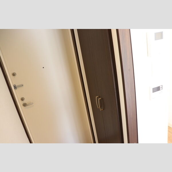 エリーワールド302号室 玄関