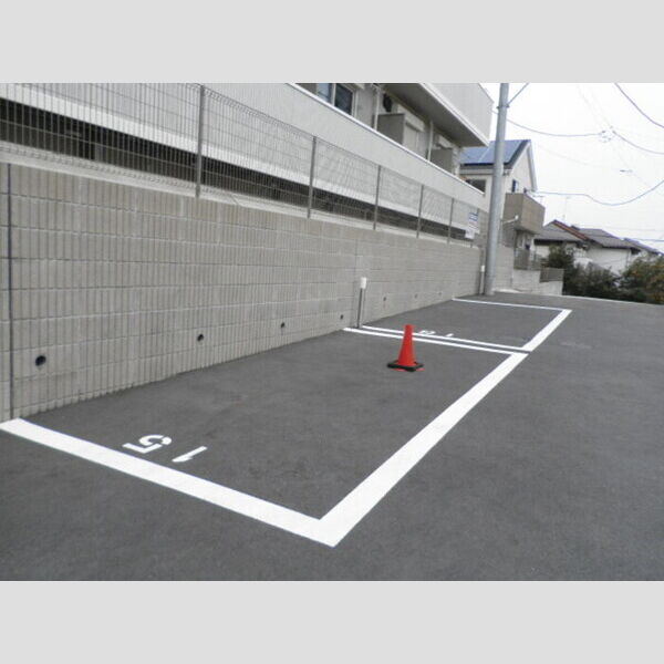 グランフィールズⅢ 駐車場