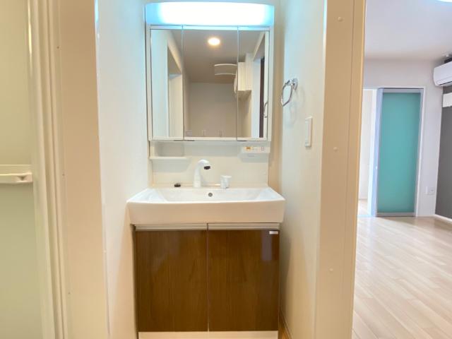 マロン・ド・サンⅡ 洗髪洗面化粧台