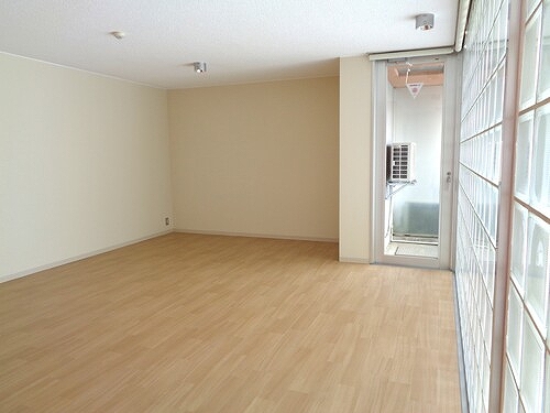 ハウス・エプタ3階 洋室