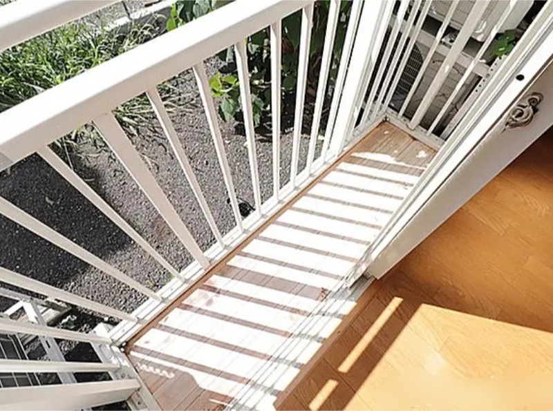 ラックス バルコニー