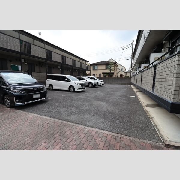 ウィズ中村橋　ⅠⅡⅠ-202号室 駐車場