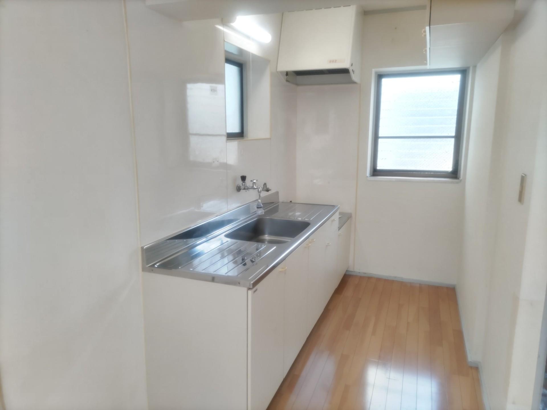 西谷戸建て賃貸 ２Fキッチン