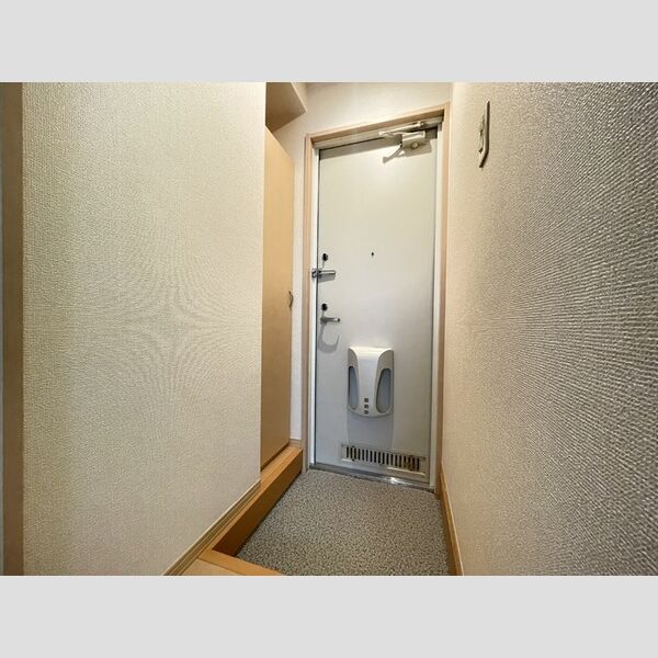 シルヴァンブリーズ101号室 玄関