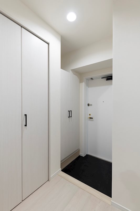 レジディア目白7階 玄関