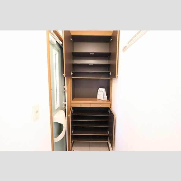 リヴェール上柴105号室 シューズボックス