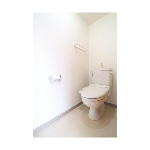 アメニティ東戸塚201号室 トイレ