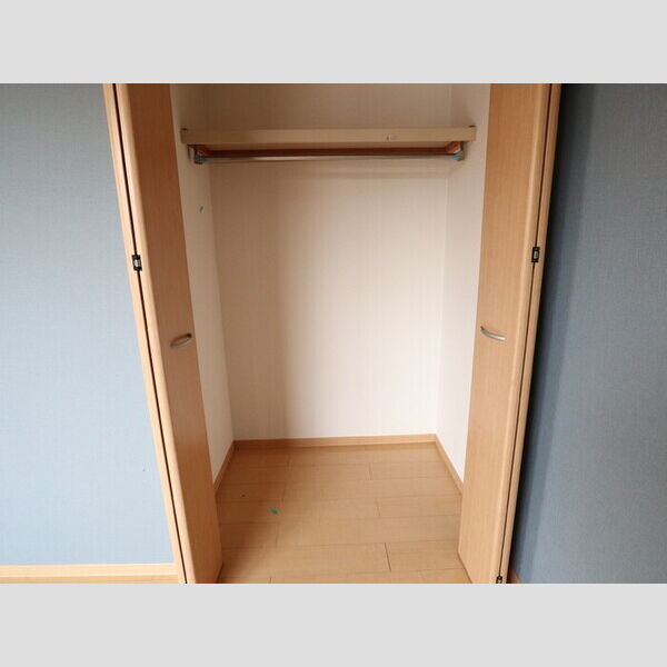 コーラル横浜201号室 収納