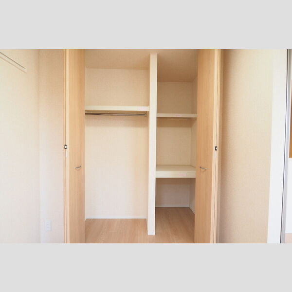 グラディーヴォレ201号室 クローゼット