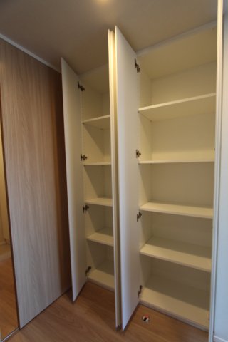 プラウドフラット中野120号室 収納