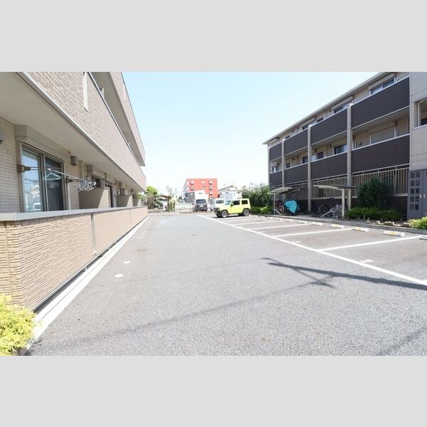 薬円台壱番館　A 駐車場