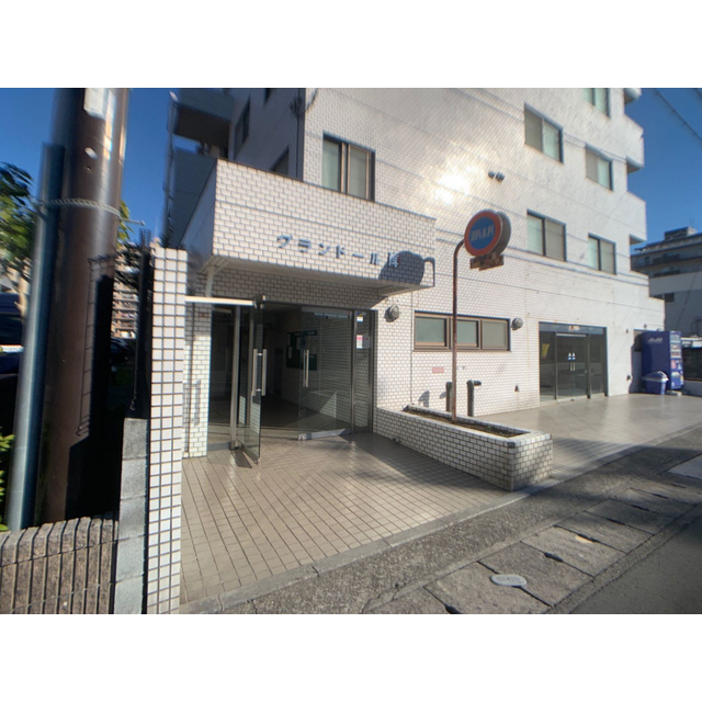 グランドール岸 外観