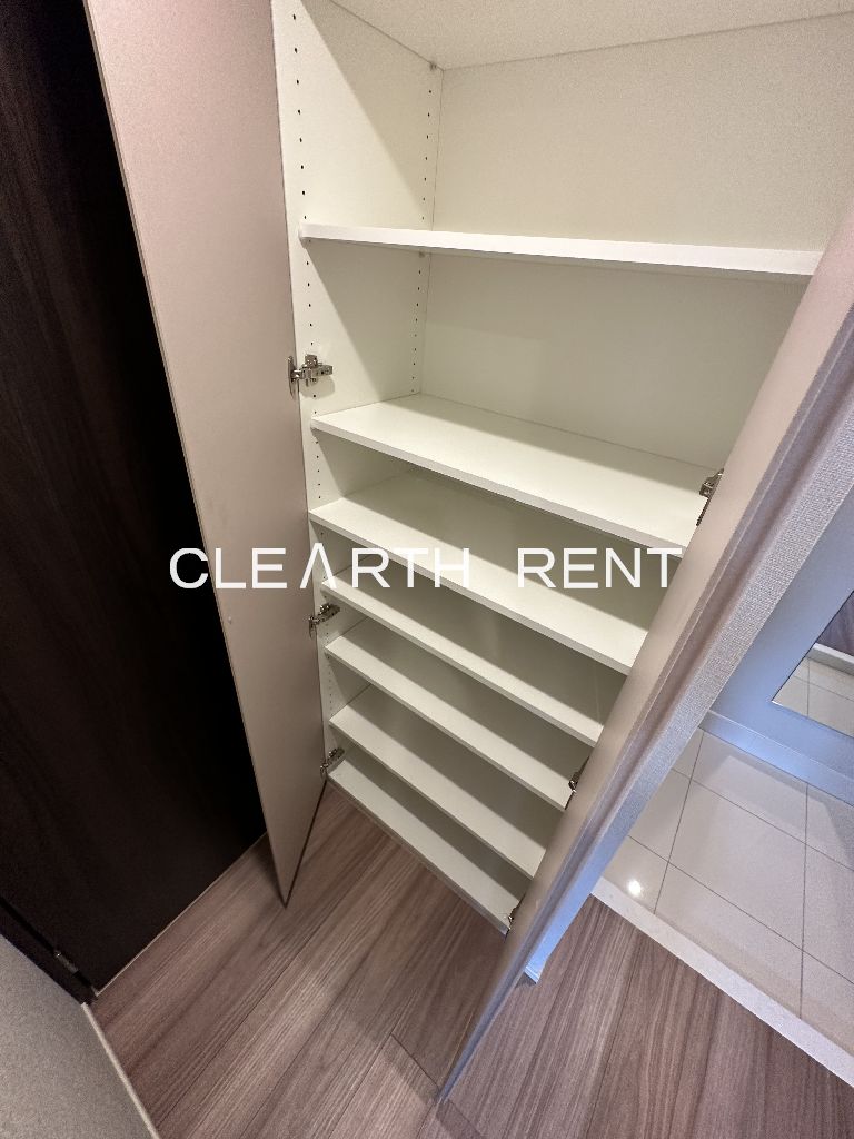 コンシェリア目黒本町 ＴＨＥ ＲＥＳＩＤＥＮＣＥ2階 収納