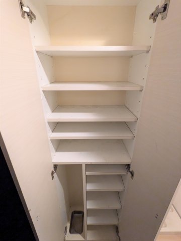 ガーデン萩中407号室 収納