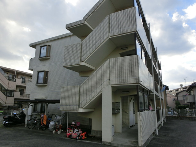 ハローハイツＢ棟の外観画像