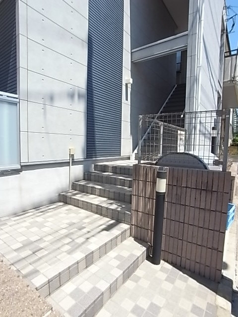 リブリ・Azur1階 エントランス