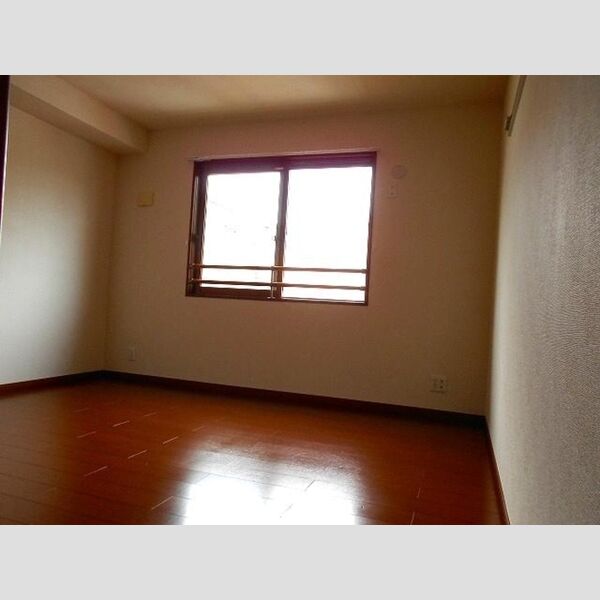 ラミアカーサお花茶屋205号室 洋室8帖