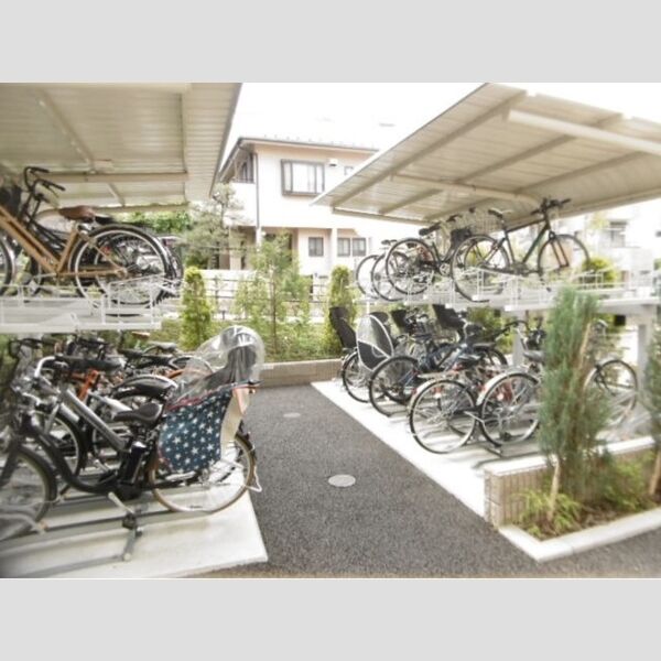 BLESS志村坂上205号室 自転車駐輪場