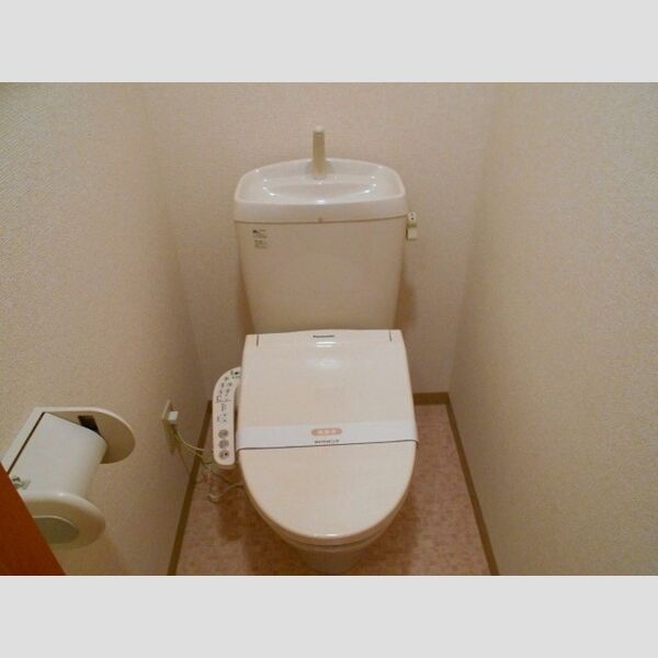 クレスト東金町202号室 温水洗浄暖房便座