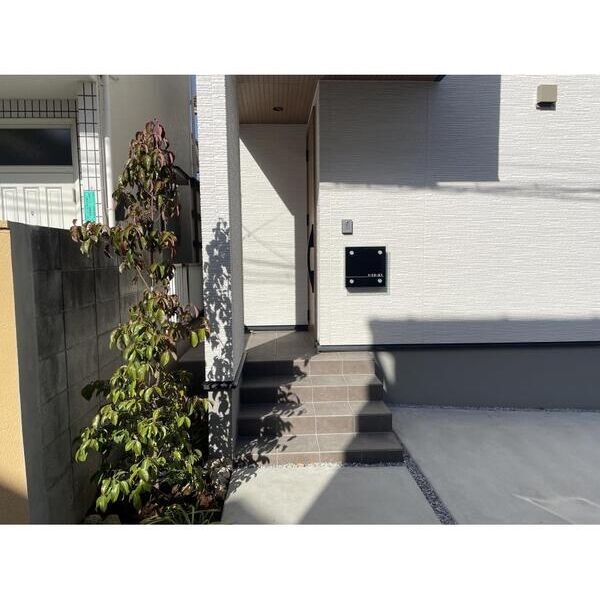 杉並区和泉1丁目貸家 エントランス