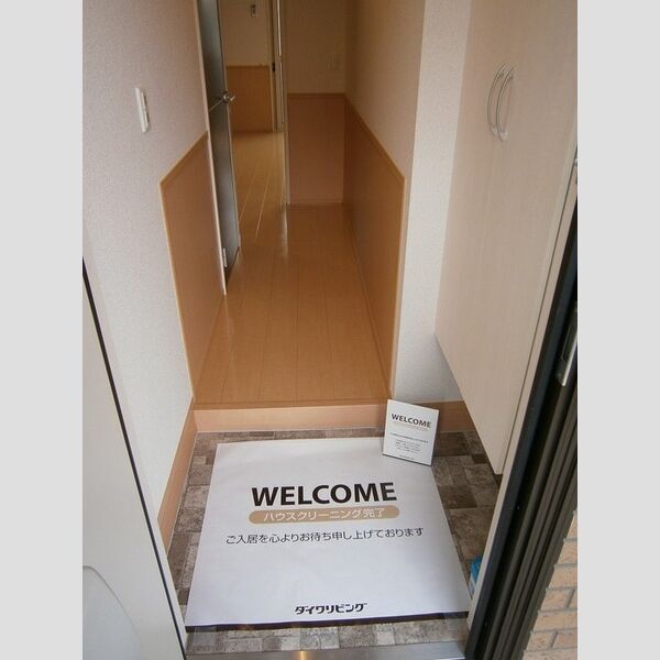 イーズフィールド　B101号室 玄関