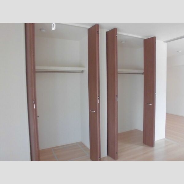 ソレイユM103号室 洋室6.24帖　クローゼット