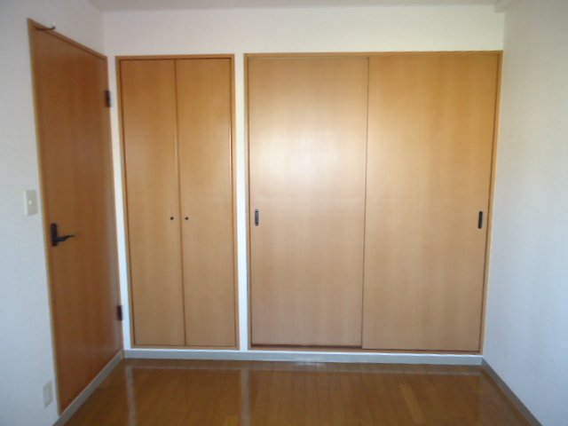 カーム・ルーラル 洋室収納