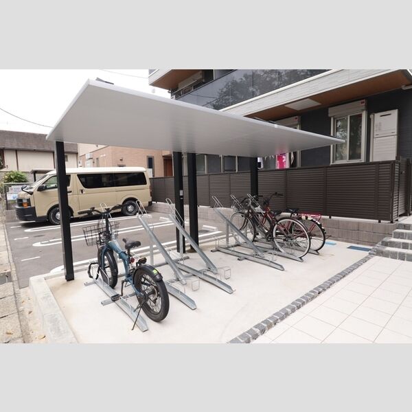 D-ROOM花園 駐輪場
