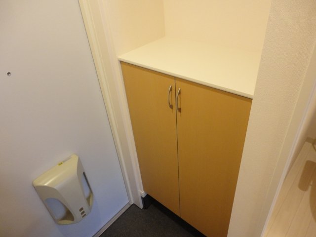 ベルグラース西大宮 下駄箱