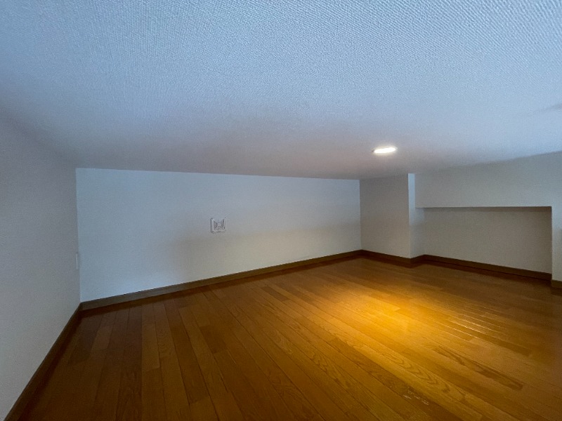 エピナール 内観