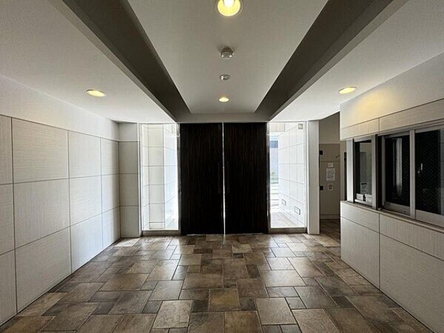 ラグジュアリーアパートメント御徒町6階 エントランス