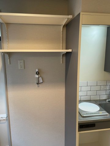 ヴィラクレイン 洗濯機置き場には吊戸棚があり洗剤やタオルなど収納できます