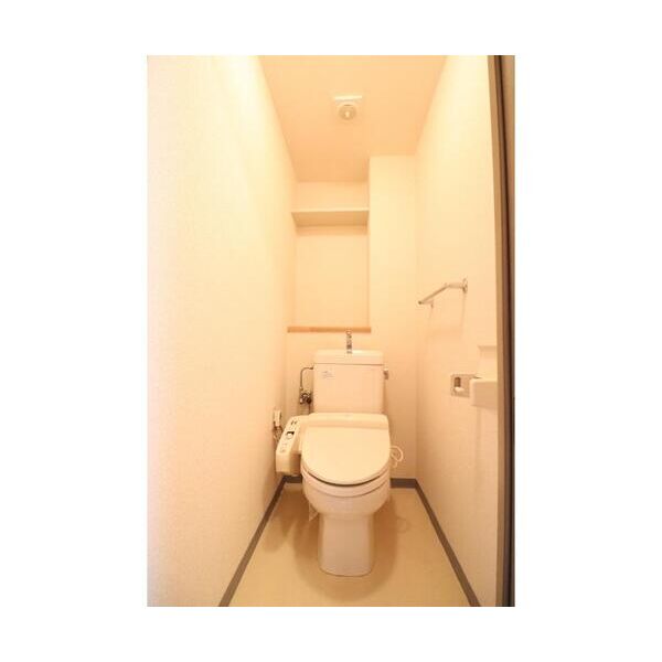 シャトーイノハナ404号室 トイレ