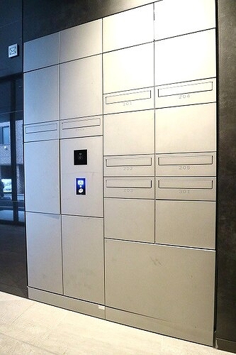 ライオンズ浅草橋ミレス8階 宅配ＢＯＸ　※2021年3月撮影時