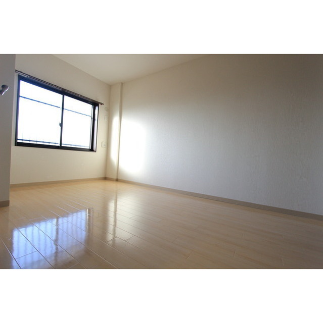 ラルジュテール 洋室2