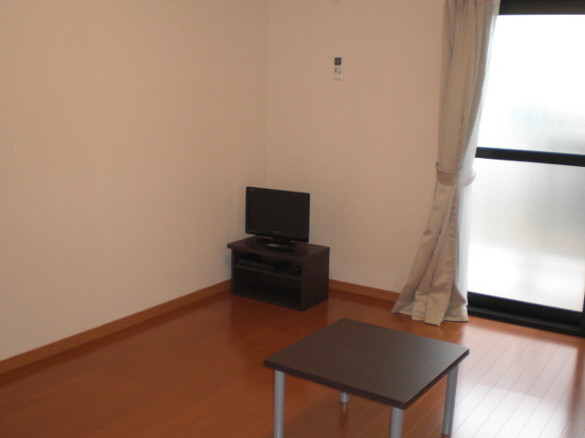 レオパレスグランディ朝日 リビング