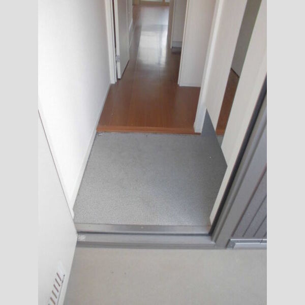 サンシャインみさと 玄関