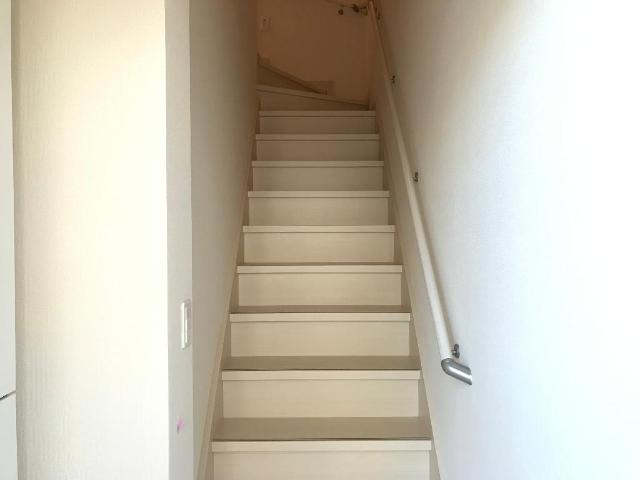ドレッセ・Ｓ201号室 階段