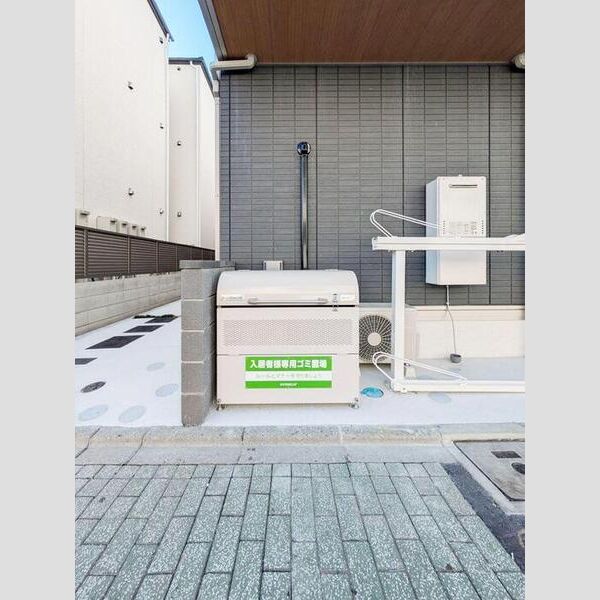 グラナーデ竹ノ塚 ゴミストッカー