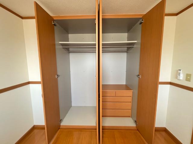 ディア フレンド ＫＯＩＺＵＭＩ クローゼット