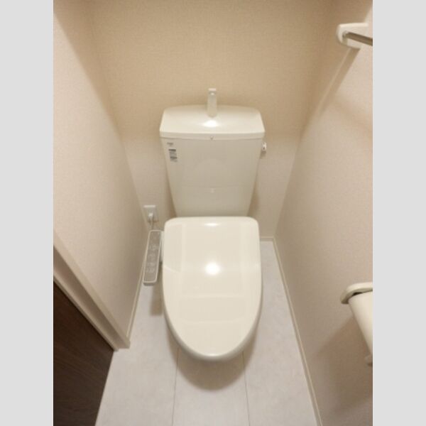 ブラウ天王台306号室 温水洗浄便座