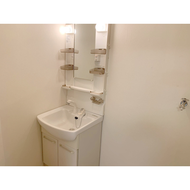 コモド三郷 内観