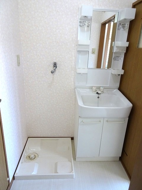 プレンティ(E-170) 室内洗濯機置き場、独立洗面台