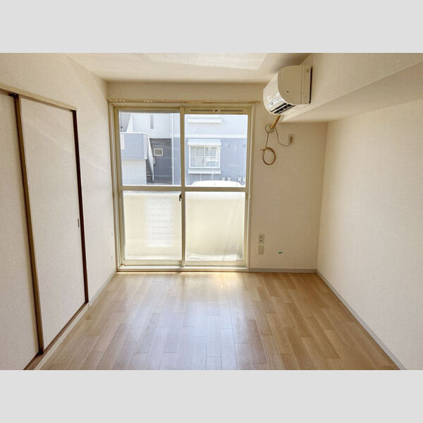 ヴィラモデルナ　B 居室